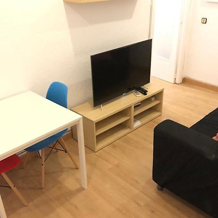 New! Apartment In Sarria Near Metro Barcellona Esterno foto