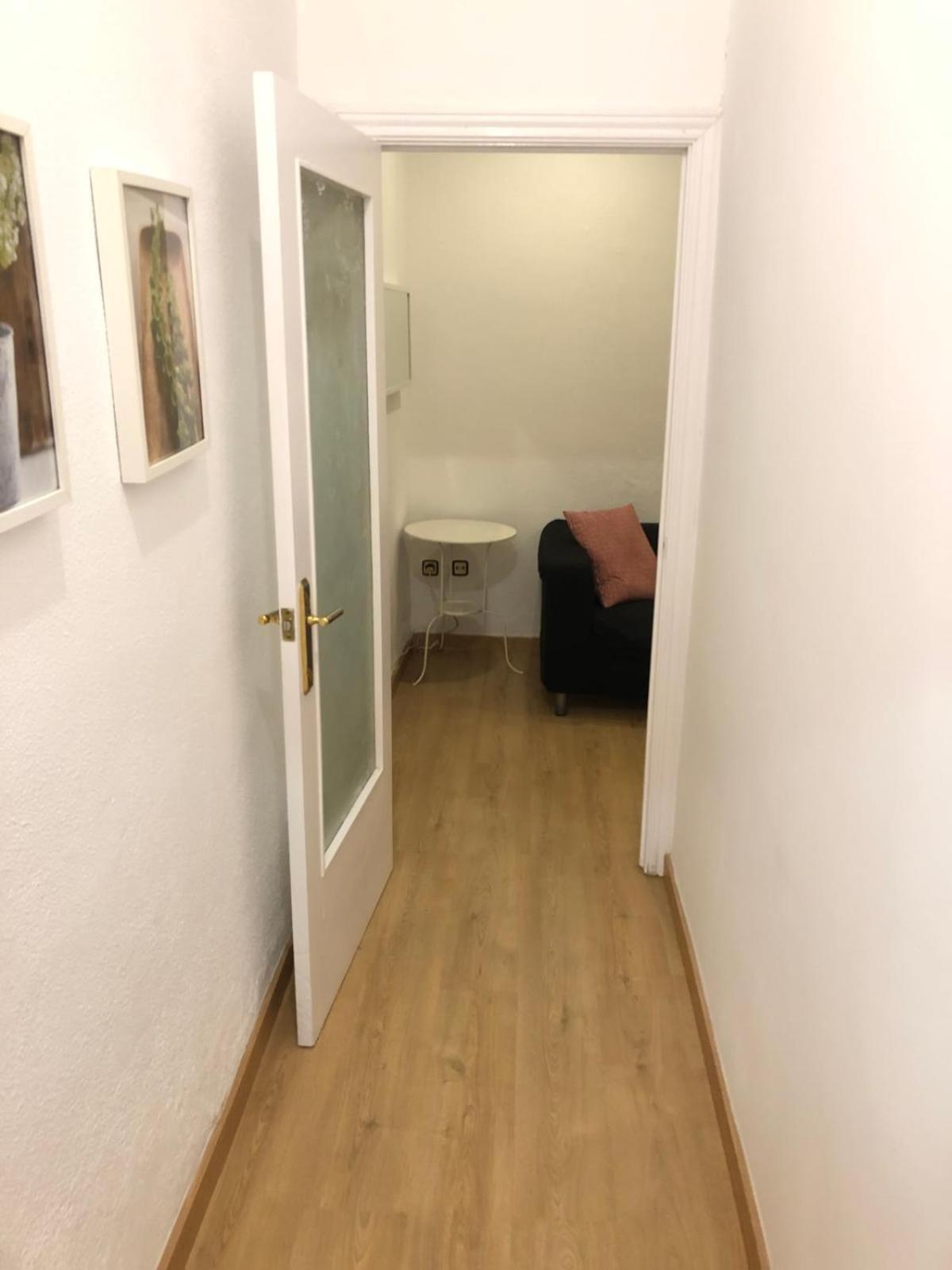 New! Apartment In Sarria Near Metro Barcellona Esterno foto