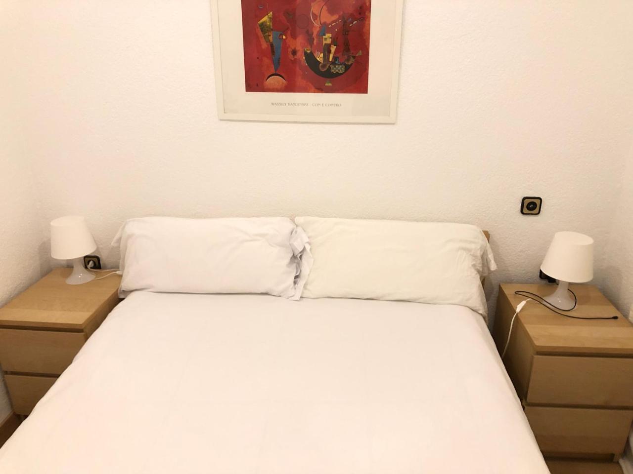 New! Apartment In Sarria Near Metro Barcellona Esterno foto