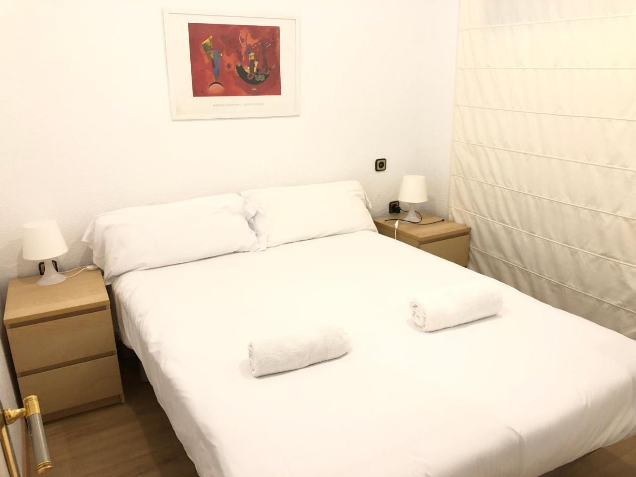 New! Apartment In Sarria Near Metro Barcellona Esterno foto